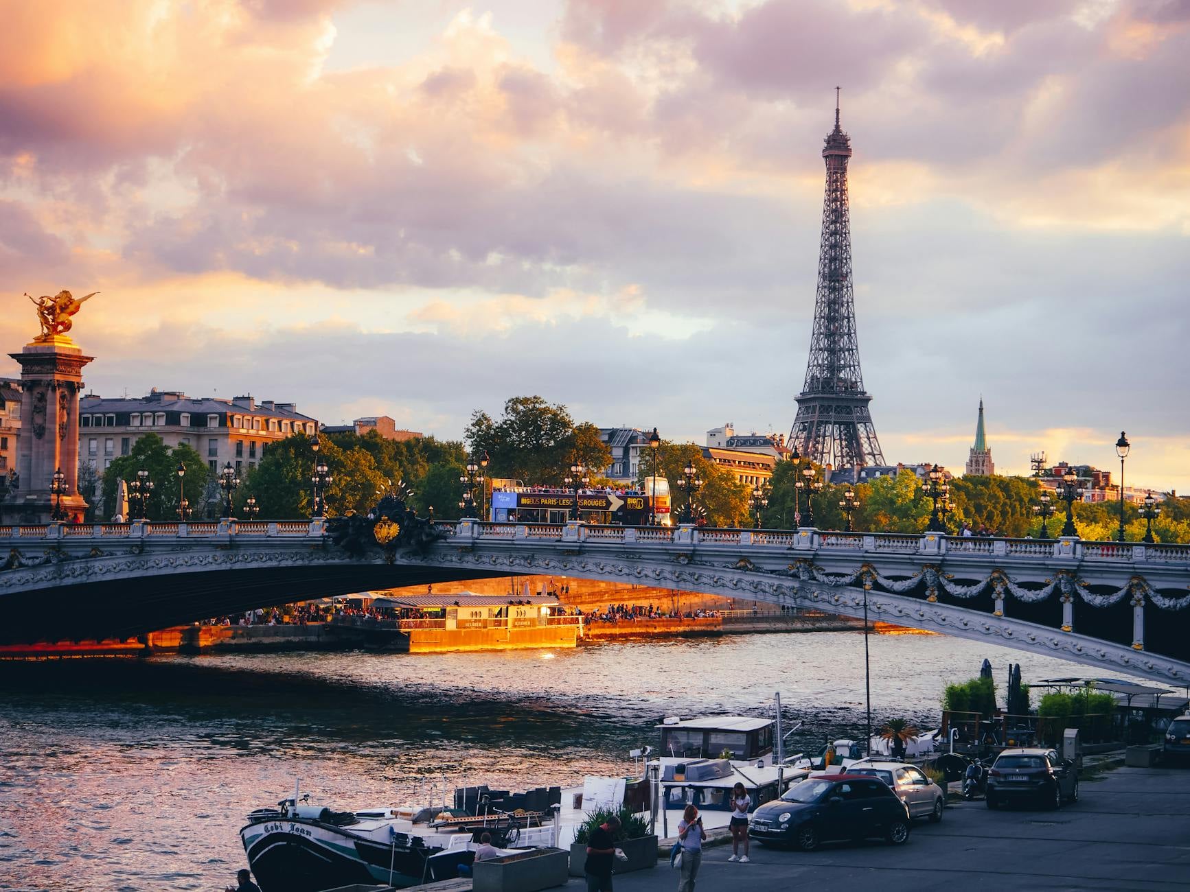 Bus dans la Seine