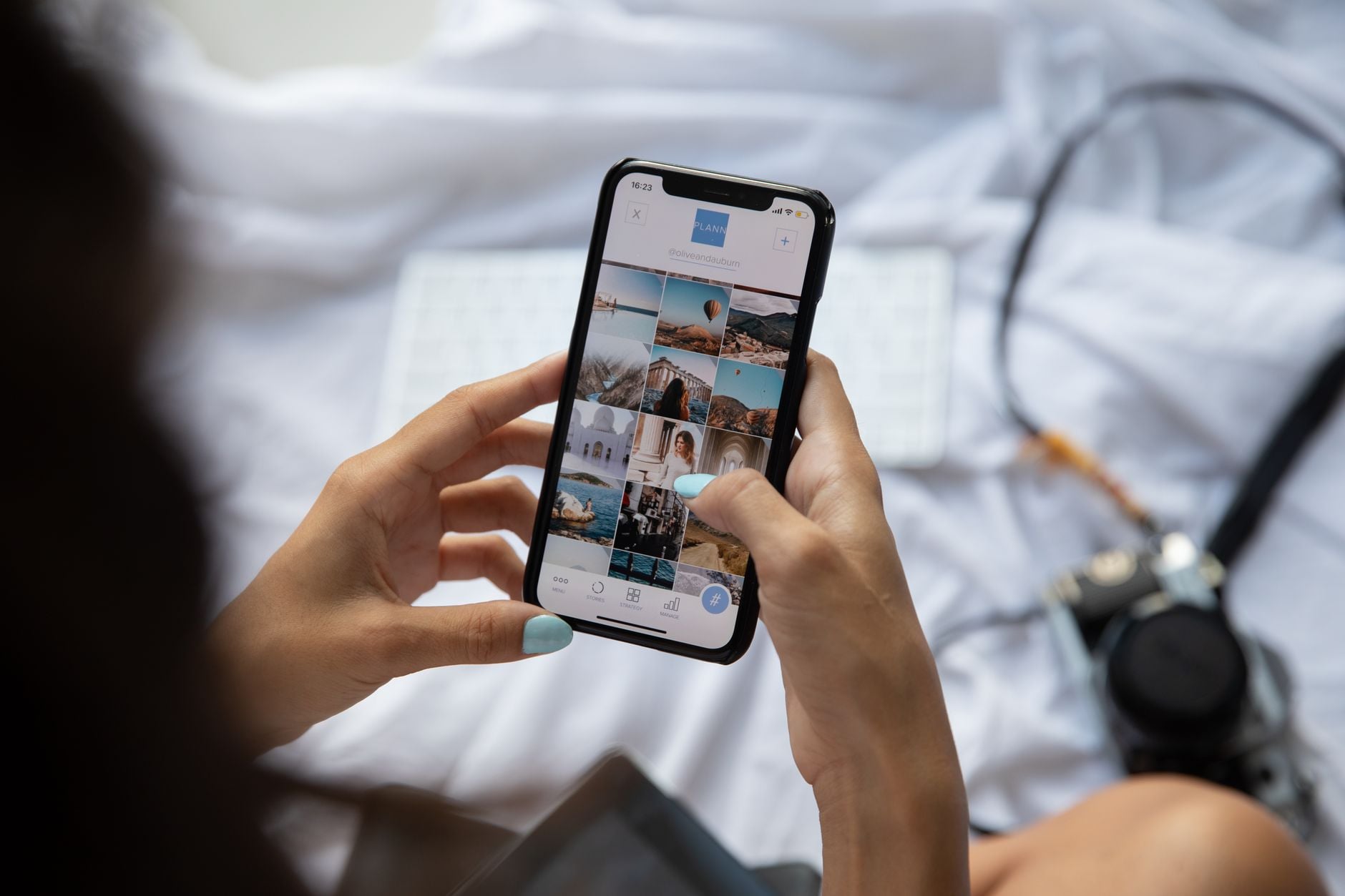 Écran smartphone réseaux sociaux