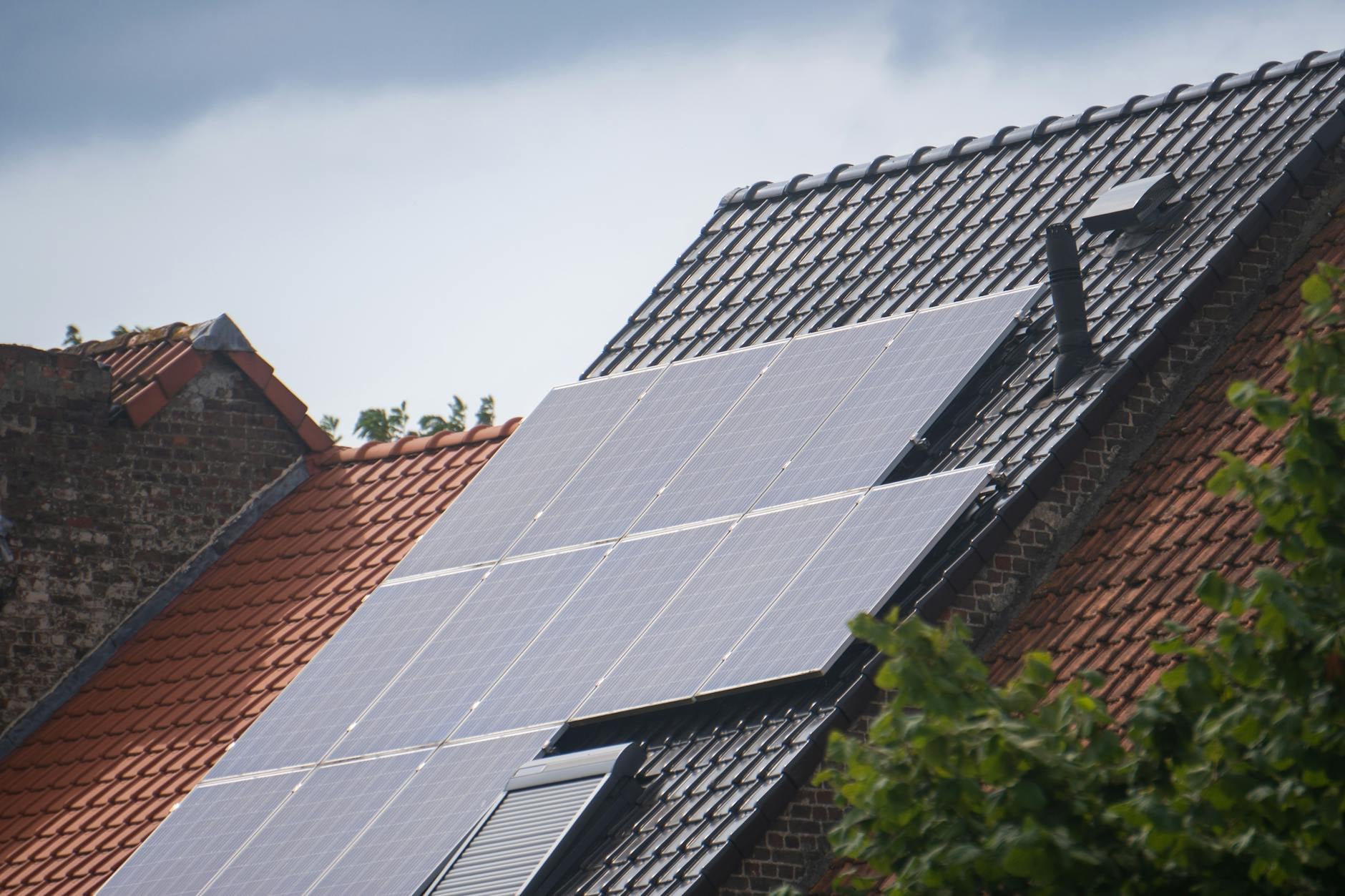 Incendie toit panneaux solaires