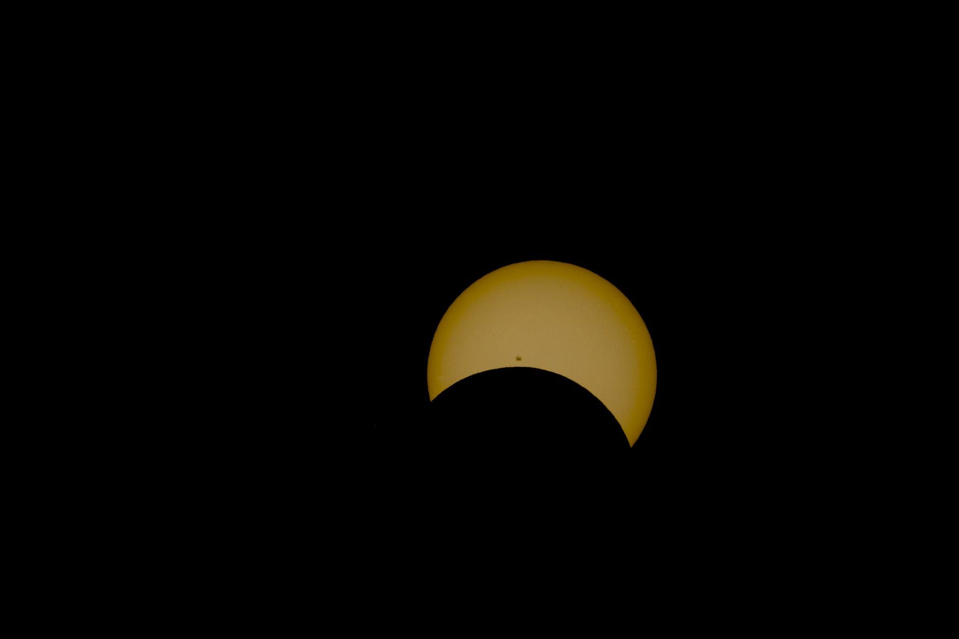 Éclipse solaire partielle