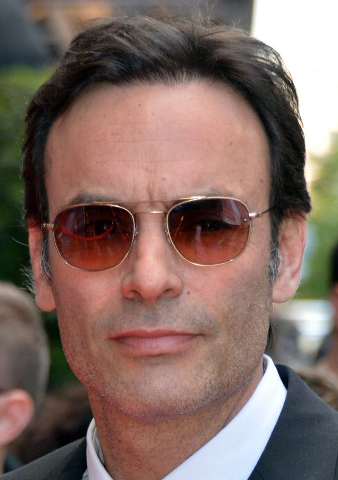 Anthony Delon entendu après la mort du chien de son frère