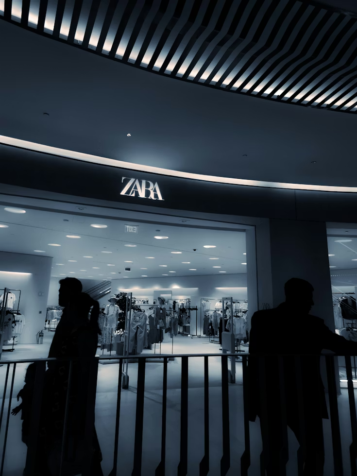 Zara mise sur les détails qui transforment une tenue