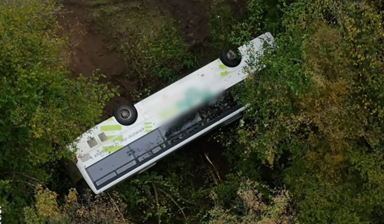 Bus accident ravine Canaries