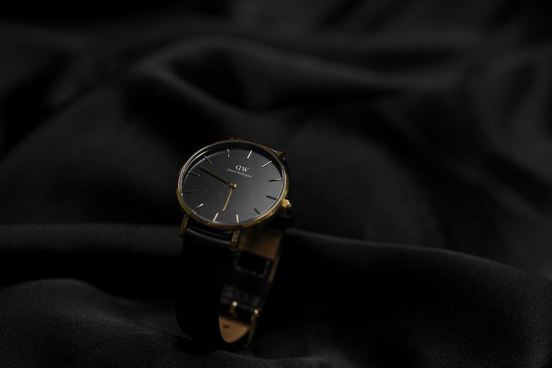 Paris : une boutique de montres de luxe cambriolée à main armée
