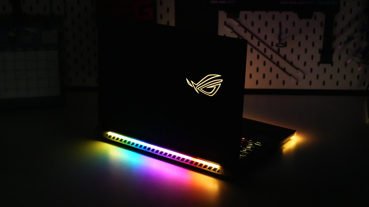 Asus ExpertBook Ultra : l'ultraportable premium qui séduit sans convaincre