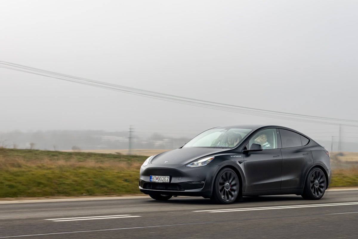 France : le FSD de Tesla bloqué, la prudence l'emporte sur le rêve autonome