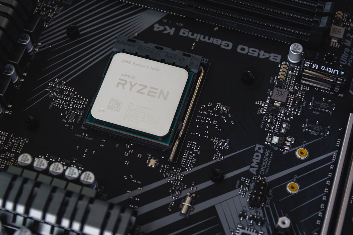 Ryzen 7 9800X3D : le processeur gaming qui chute à 351 € sur AliExpress