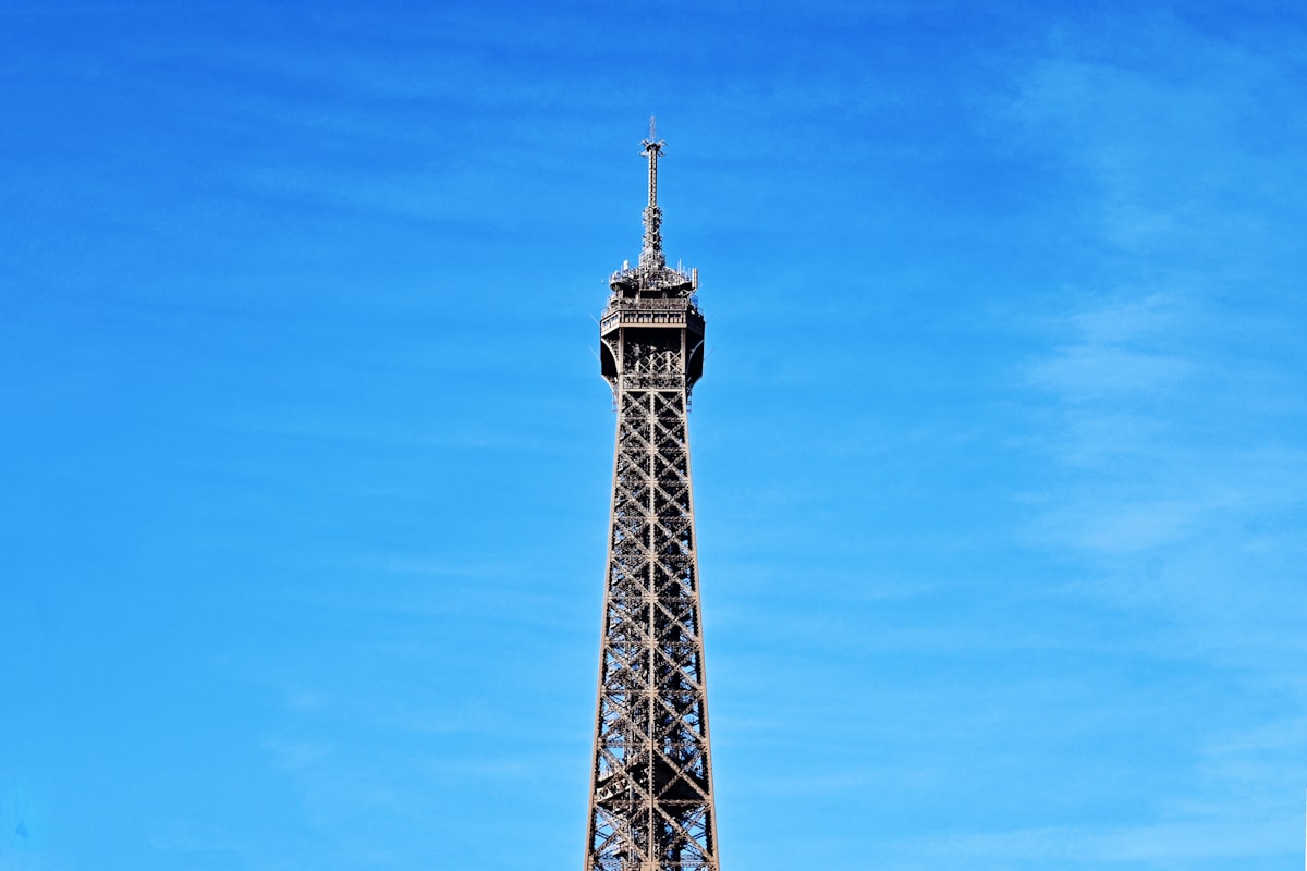 Huit décennies de musique, un silence assourdissant sur les violences