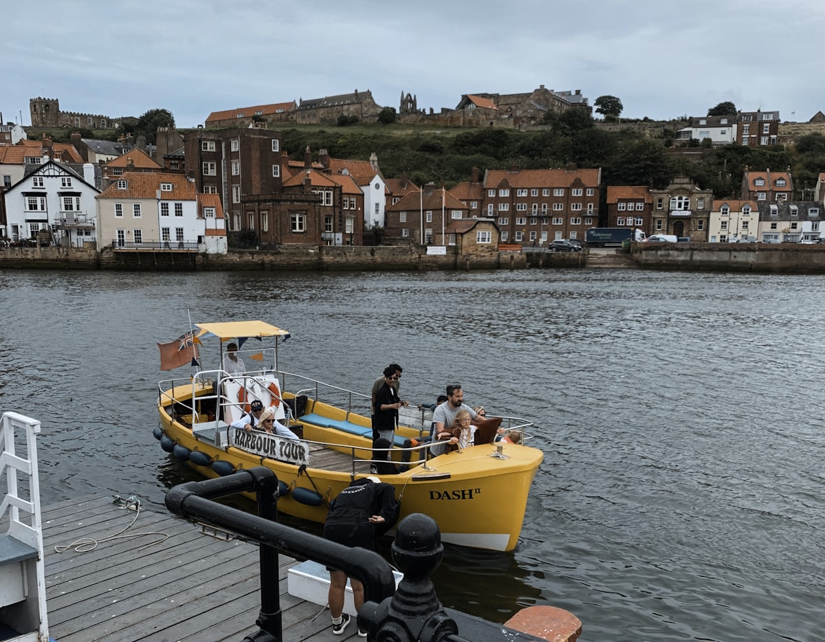Whitby s’habille en steampunk : chapeaux haut-de-forme et machines à vapeur